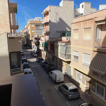 Piso Muy Cerca De La Playa Con Parking