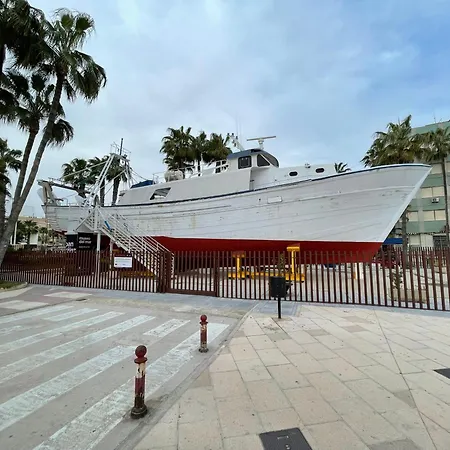 Lägenhet Piso Muy Cerca De La Playa Con Parking