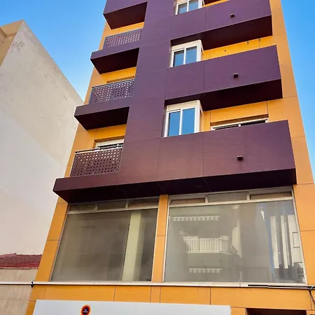 Piso Muy Cerca De La Playa Con Parking Apartment *